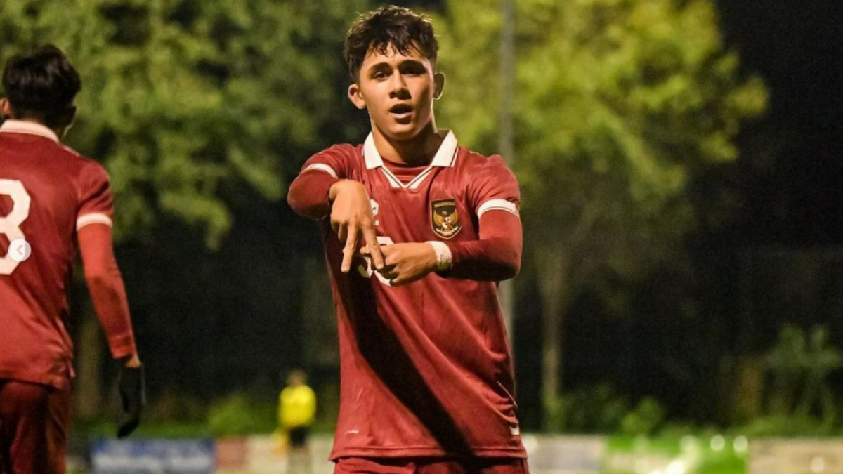 Pemain Timnas Indonesia U-17 Amar Rayhan Brkic merayakan gol pertamanya untuk Garuda Muda. [Instagram/Amar Brkic]