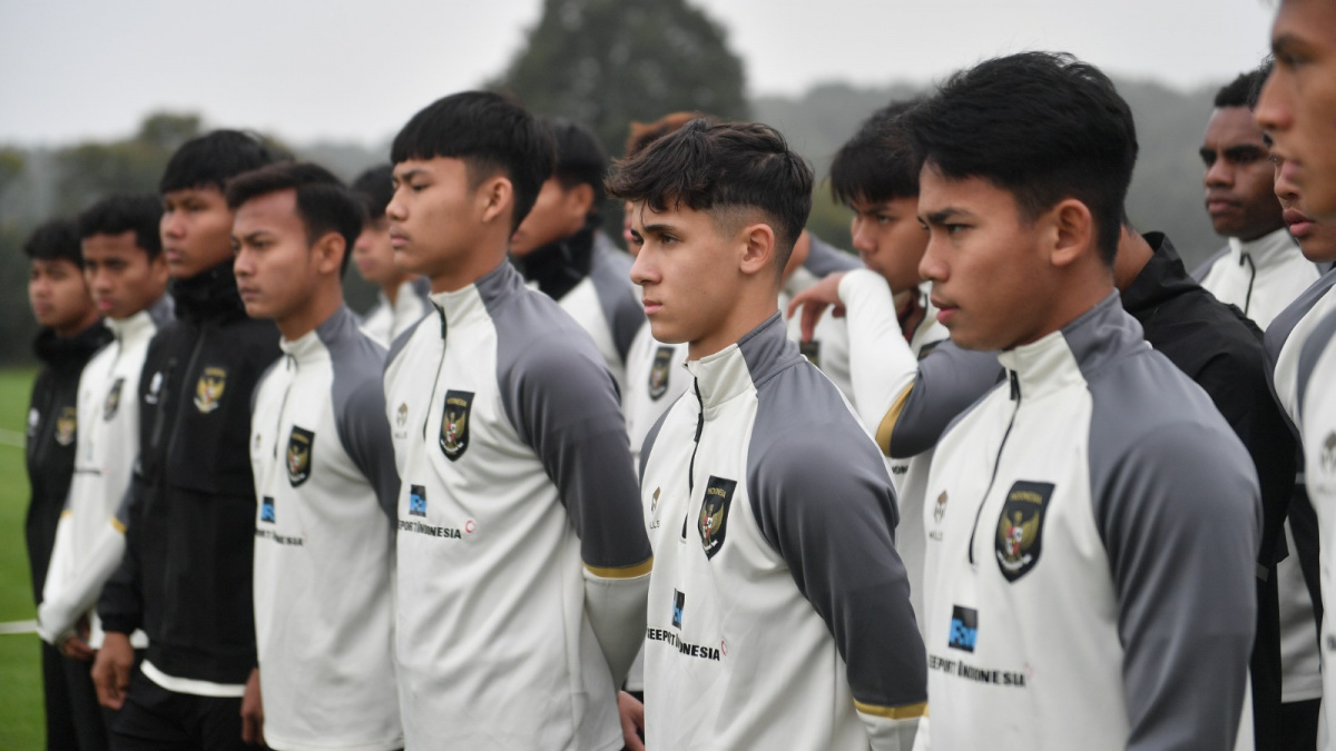 Amar Rayhan Brkic, kedua dari kanan, bersama para pemain Timnas Indonesia U-17 di Jerman [Dok PSSI]