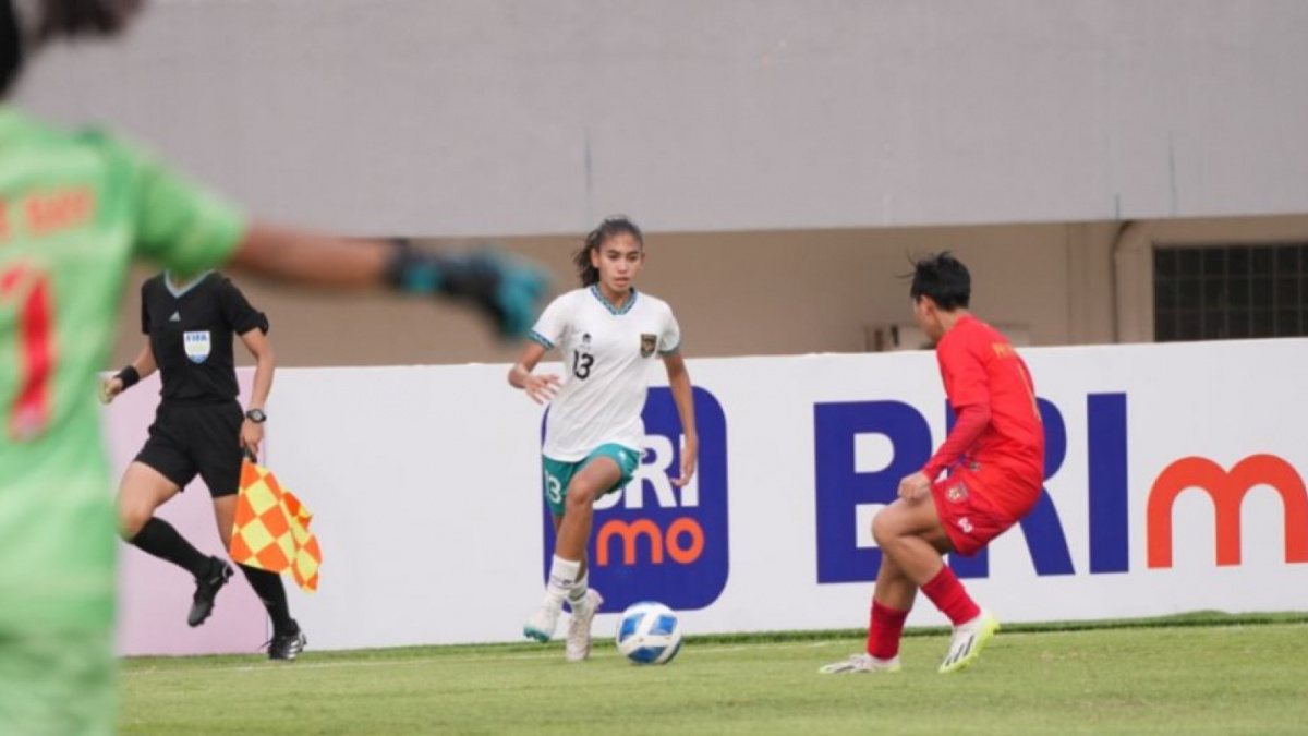Claudia Scheunemann saat berlaga melawan Myanmar di perebutan tempat ketiga Piala AFF U-19 wanita [pssi.org]