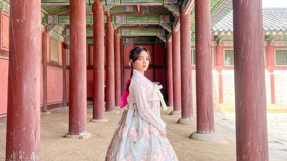 Potret Fuji mengenakan hanbok. [[Instagram/fuji_an]]