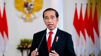 Presiden Jokowi Bebaskan Masyarakat Lepas Masker di Luar Ruangan