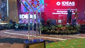 Kemdikbudristek Terima Penghargaan Kategori Kebijakan Sosial IDEAS 2022