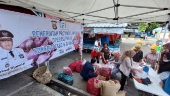 Tekan Inflasi, TPID Lampung Gelar Operasi Pasar Cabai Merah dan Bawang Merah