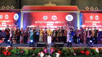 Dekranasda Angkat Wastra Lampung Lewat Fashion Show di Pernefri Night