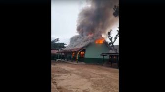 Perpustakaan SMP Ludes Terbakar, Pihak Sekolah Punguti yang Tersisa