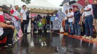 Peserta Tembus Seribu Orang, Pembukaan Street Race Kemayoran Dipentas di Tengah Hujan Deras