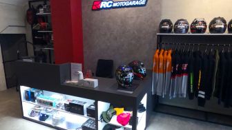 Bikers Surabaya Kini Bisa Berburu Apparel Premium dari Merek Ternama