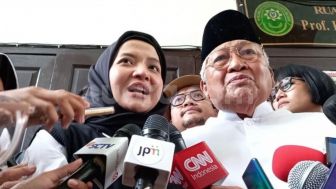 Istri Arif Rahman Arifin Ucapkan Syukur Suaminya Diganjar Vonis Ringan dalam Kasus Perintangan Penyidikan Brigadir Yosua