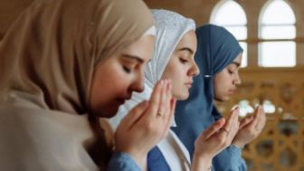 12 Amalan Selama Bulan Ramadan yang Bisa Dikerjakan Wanita Haid, Dijamin Gampang Banget!