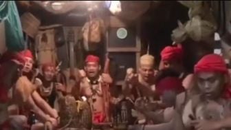 Mengenal Pasukan Merah Dayak yang Disebut Sambangi Pesulap Merah Karena Tak Terima