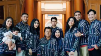 Alshad Ahmad Kompak Kumpul Lebaran Bareng Keluarga Besar, Netizen: Anaknya Alshad Mana, Kok Nggak Dianggap?
