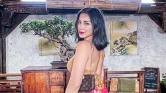 Jessica Iskandar Beri Kode Bila Suaminya Suka Keluarkan Sperma di Muka atau Mulut saat Berhubungan Seks