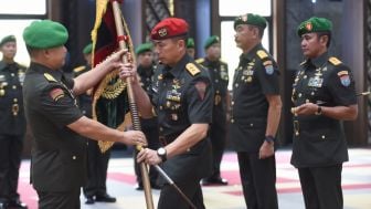 Kasad Lantik Deddy Suryadi Jadi Danjen Kopassus Gantikan Iwan Setiawan