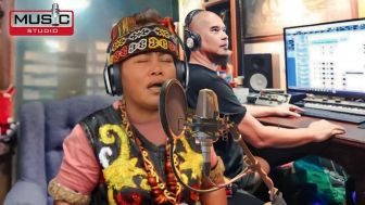 CEK FAKTA: Ahmad Dhani Rela Bayar Rp 2,5 Miliar Demi Duet Lagu Baru Bareng Ida Dayak hingga Masuk Dapur Rekaman