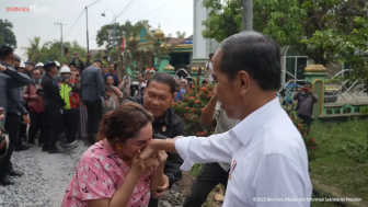 Demi Sambut Jokowi di Lampung, Ibu-Ibu Lupa Masak buat Keluarga: Dari Tadi Nungguin, Sampai Nggak Nyayur