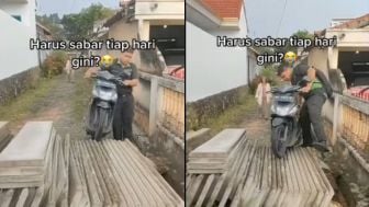 Viral Kisah Pria Punya Tetangga Resek, Tiap Hari Harus Angkat Motor gegara Jalan Ditutup Tumpukan Beton