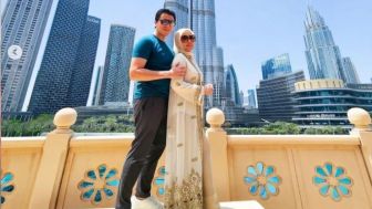 Foto di Dubai Bareng Reino Barack, Tinggi Badan Syahrini Jadi Sorotan, Warganet: Saingan Sama Burj Khalifa