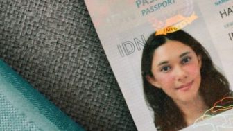 Viral Foto Paspor Nana Mirdad Disebut Terlalu Cantik, Warganet: Tapi Mirip Rebecca Klopper