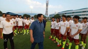 Menhan RI Terbang ke Qatar, Kunjungi Para Pemain Bola Garudayaksa-Persib di Aspire Academy