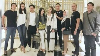 Sempat Ngaku Bukan Teman, Foto Lama Syahrini Bareng Luna Maya dan Reino Barack Kembali Muncul