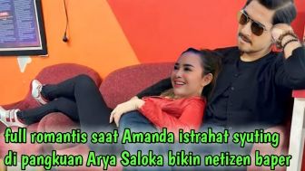 CEK FAKTA: Terciduk! Amanda Manopo Menyender Mesra di Pangkuan Arya Saloka Nunggu Syuting, Bikin Netizen Baper