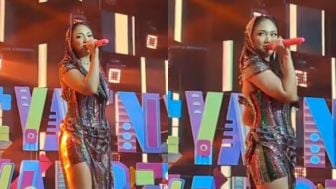 Marion Jola Nyanyi Dangdut Pake Rok Bling-bling, Warganet: Masih Tahap Gunting