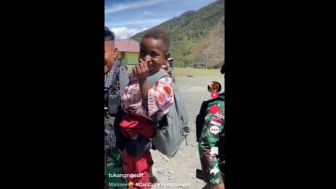 Viral Adek Melson Anak Papua di TikTok, Siapa Nggak Meleleh Lihat Senyum Mautnya