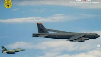 Untuk Pertama Kalinya Pesawat Pengebom B-52 Amerika Beroperasi di Indonesia