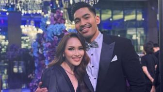 Ayu Ting Ting Foto Bareng Robby Purba di Acara Resepsi Anak Hary Tanoe, Netizen: Cocok, Seiman