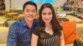 Adly Fayruz Digandeng Syahnaz Sadiqah, Warganet Colek Angbeen Rishi: Buruan Cek HP Suami