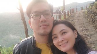 Della Puspita Protes Suami Masih Tidur Sekamar dengan Istri Pertama: Pasti Buka Penutup Aurat