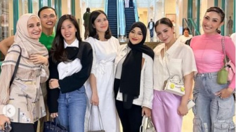 Foto Bareng Geng Cendol, Nagita Keciduk Pakai Tas Slempang Harga Rp 1 Miliar