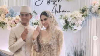 Grogi Dinikahi Pratama Arhan, Momen Azizah Salsha Tolak Digandeng Suami Ramai Jadi Omongan