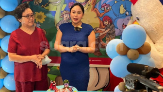 Denise Chariesta Nangis-nangis Minta Tanggung Jawab JK, Ramai Dicibir: Ayu Dewi Ketawa Lihat Kamu