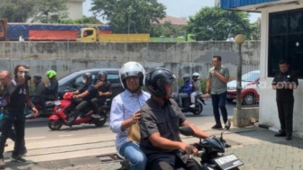 Urus SKCK Naik Motor, Anies Baswedan Disentil Kampanye Pakai Jet Pribadi, Yusuf Dumdum: Drama Capres Miskin