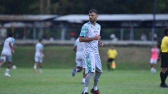 Tyronne del Pino Latihan Perdana di Persib usai Cedera Panjang