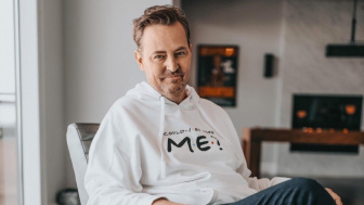 Matthew Perry Meninggal Dunia, Ternyata Pernah Berjuang Melawan Kecanduan Alkohol dan Obat-Obatan