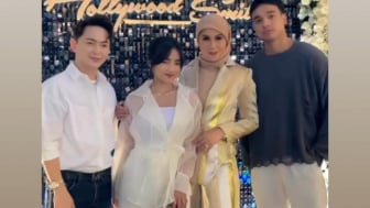 Fadly Faisal Salah Kostum Saat Hadiri Acara, Fuji Ledek Sang Kakak Habis-Habisan