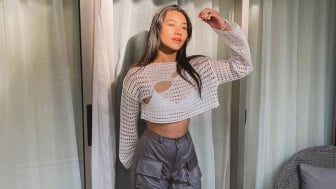 Pakai Crop Top Jaring-Jaring, OOTD Aaliyah Massaid Kok Mirip Fuji?