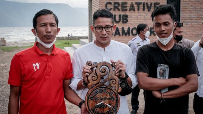 Masyarakat Desa Situngkir Samosir Sumut Kembangkan Ekraf Kriya