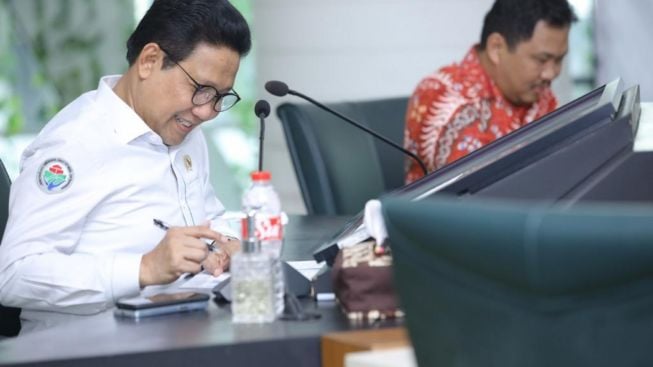 Mendes PDT Beri Penghargaan Kades yang Sukses Jalankan SDGS Desa