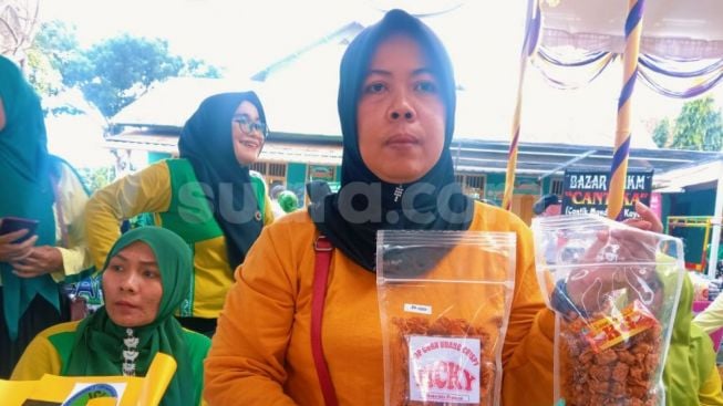 Olah Limbah Kepala Udang Jadi Camilan,Titik Mampu Raup Omset Rp 28 Juta