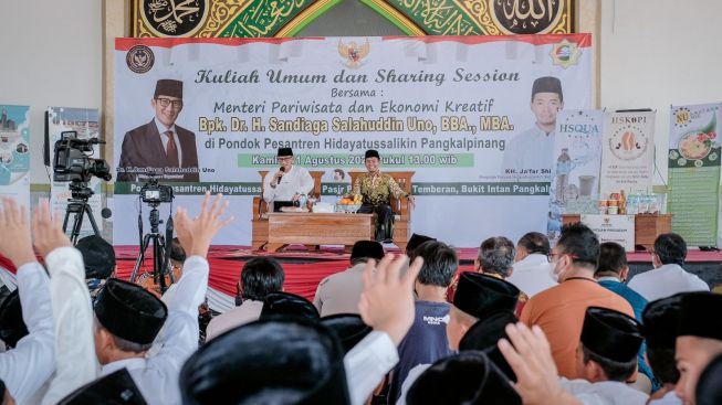 Kunjungi Ponpes  Hidayatussalikin Pangkalpinang Babel,Menparekraf Janji Cetak Lebih Banyak Santridigitalpreneur