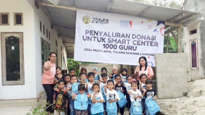 Komunitas Zumba Indonesia dan Komunitas 1000 Guru Galang Donasi untuk Bangun Smart Center di Tulang Bawang