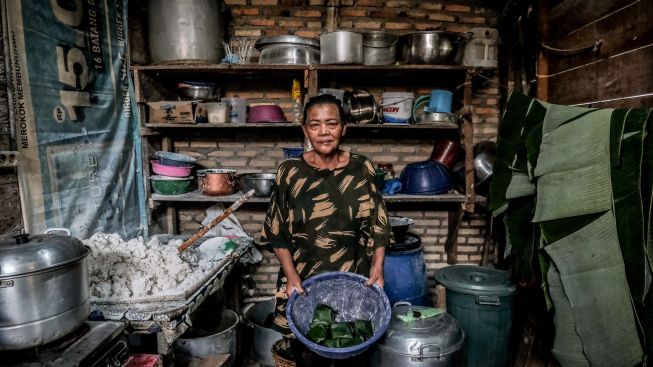 Lewat Ombus-Ombus, Opung Senteria Jaga Tradisi dan Budaya Batak