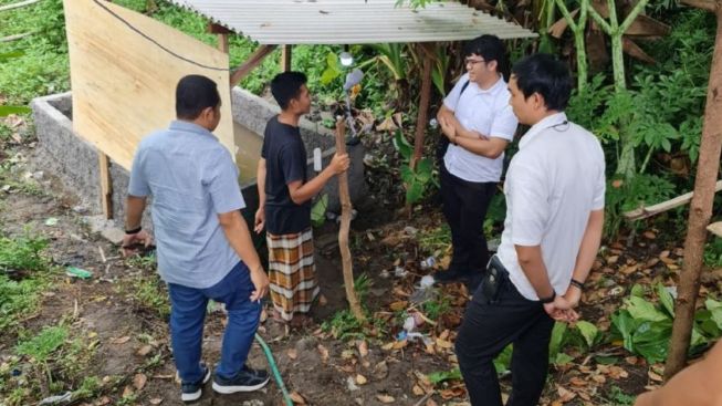 Polisi Datangi Desa Pemilik Akun TikTok Berkonten Siksa Orang Tua di Lombok