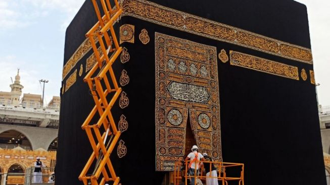 Bikin Malu! M Said Jemaah Umrah Indonesia Remas Payudara Wanita Lebanon di Depan Kakbah