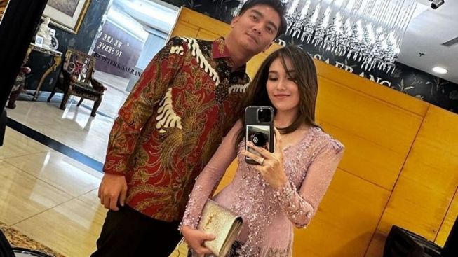 Ibu Ayu Ting Ting Mau Boy William Mualaf, Fix Kasih Restu Buat Nikah?