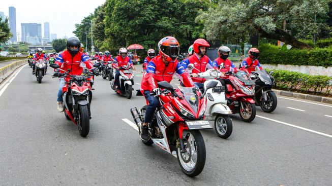 Pembalap Gresini Racing MotoGP  Keliling Jakarta untuk Sapa Penggemar