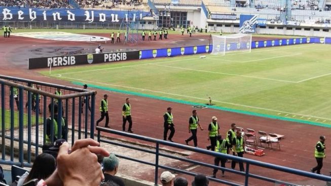Bos Persib Minta Maaf Usai Terjadi Gesekan Suporter Saat Menjamu PSS Sleman